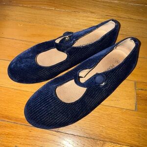 Elegant Navy Velvet Kid’s Shoes